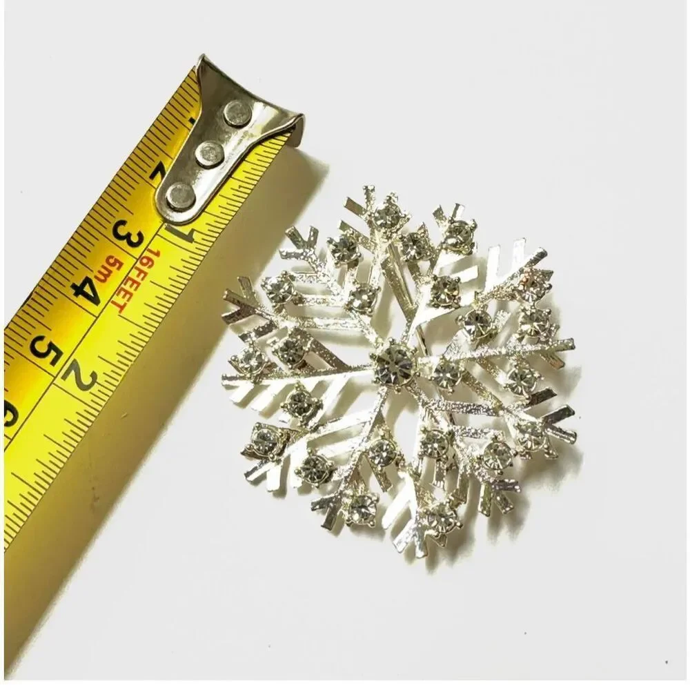 Vintage Snowflake Rhinestone Brooch – Eisenberg Ice Style